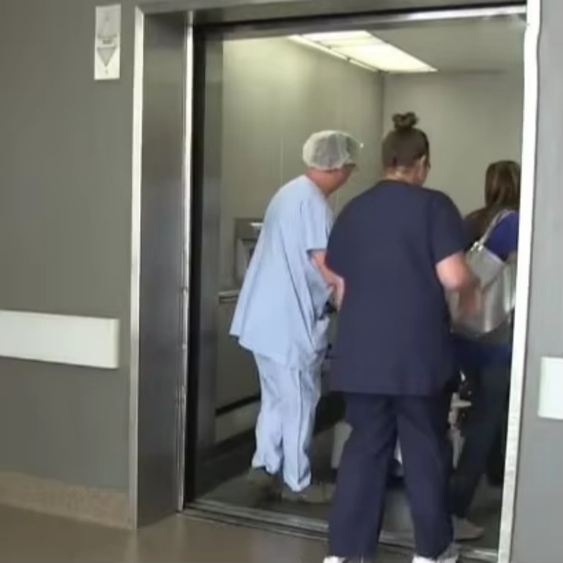 VTEH101 Hospital Stretcher Elevator na may AC Drive ISO Certified High-Capacity para sa Patient Stretcher Transport Smooth Safe Operation